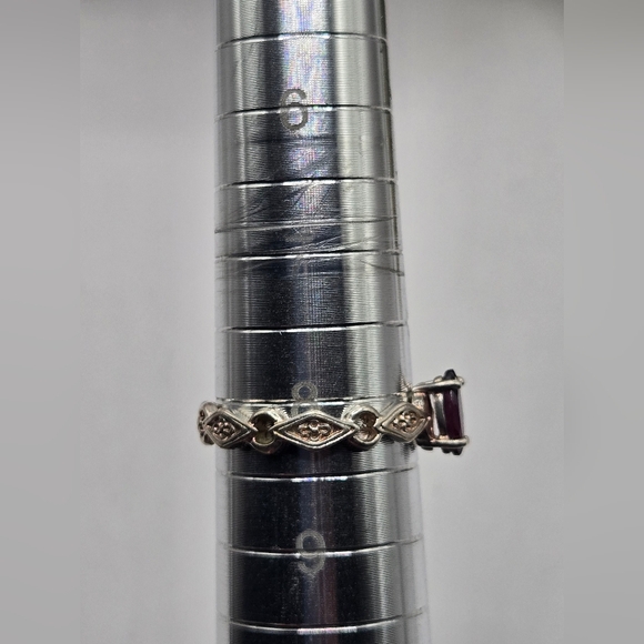 Vintage Avon Rhodolite Garnet  Sterling Silver Ring - Picture 7 of 8